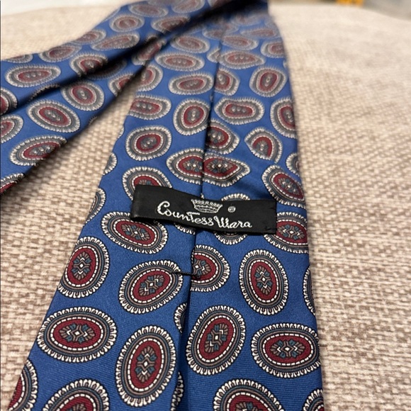 Countess Wara - Picture 2 of 2